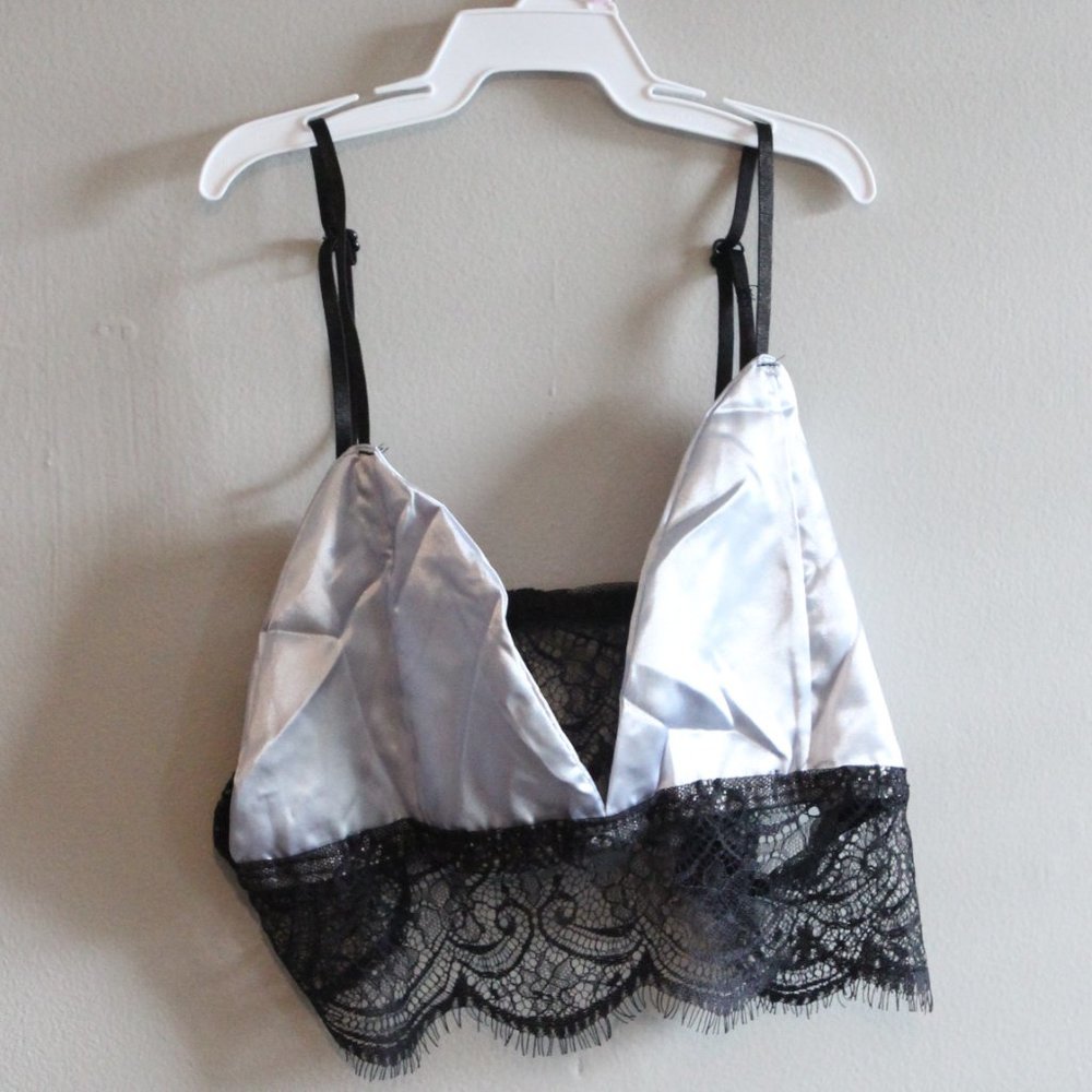 Sexy Lingerie Pjs Bralette and Tap Shorts Sliver - Picture 7 of 9